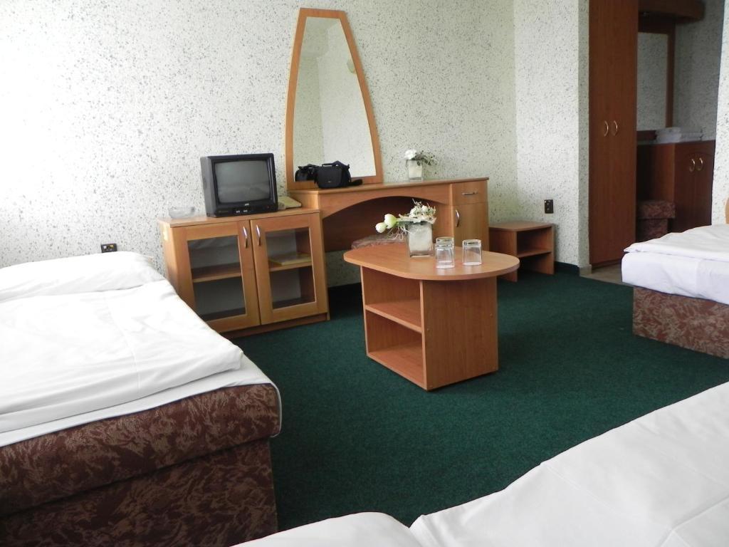 Garni Hotel Junior Bratislava Oda fotoğraf