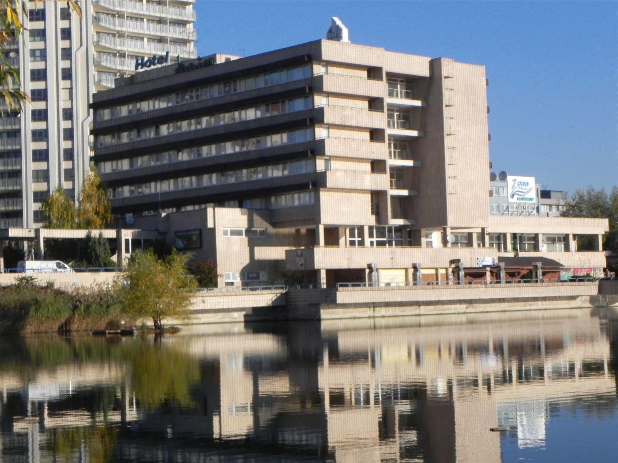 Garni Hotel Junior Bratislava Dış mekan fotoğraf