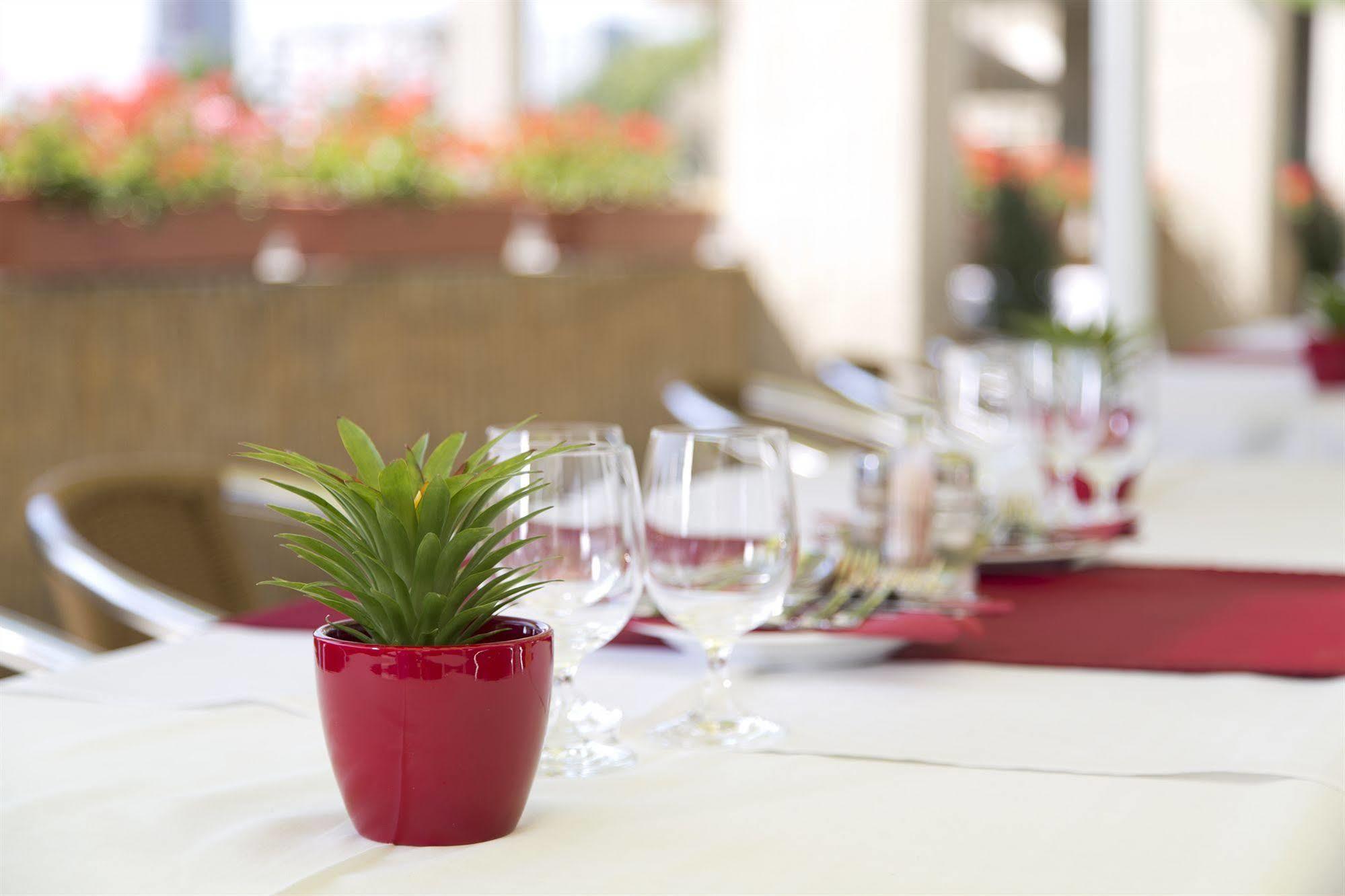 Garni Hotel Junior Bratislava Dış mekan fotoğraf