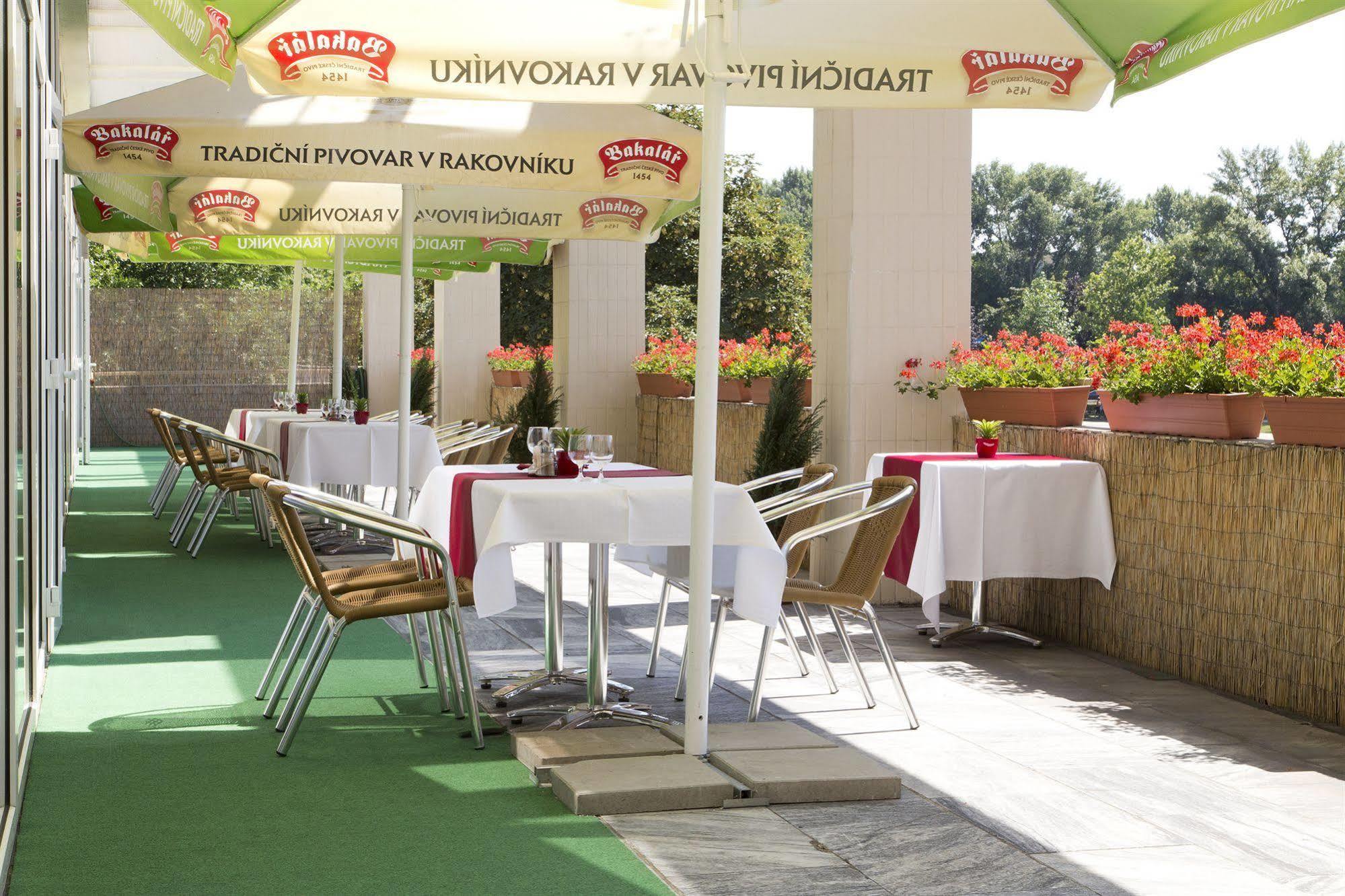 Garni Hotel Junior Bratislava Dış mekan fotoğraf