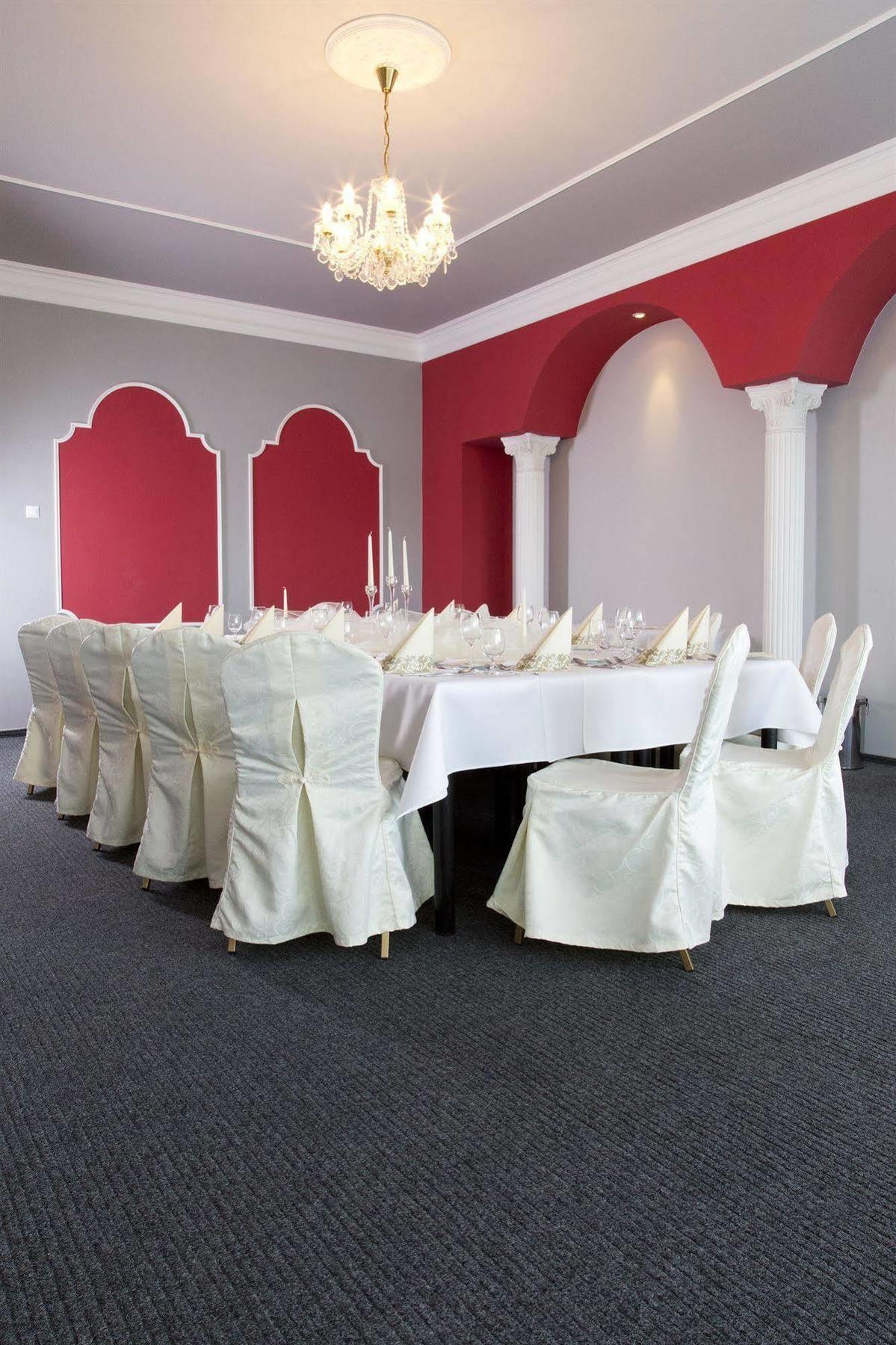 Garni Hotel Junior Bratislava Dış mekan fotoğraf