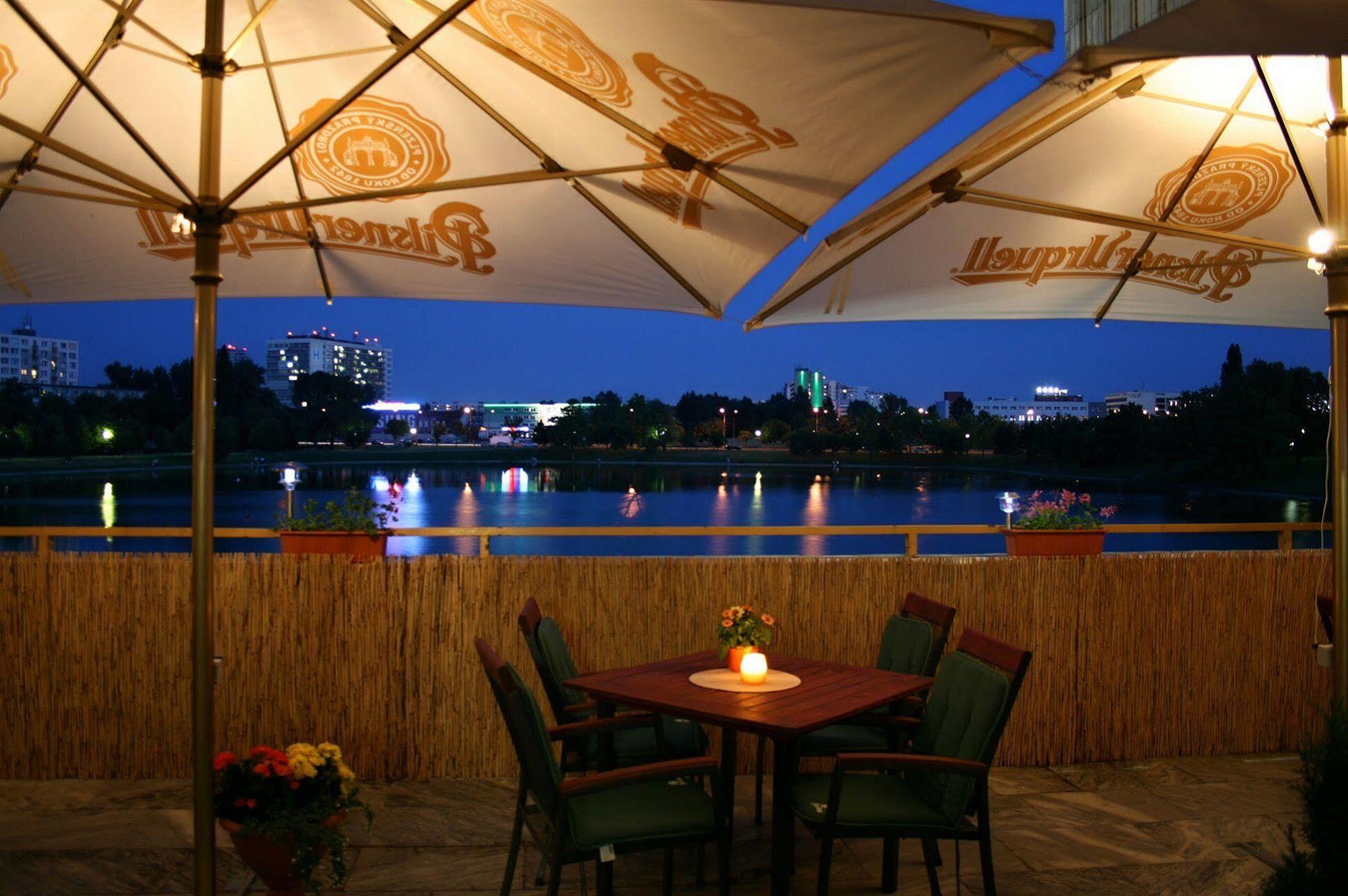 Garni Hotel Junior Bratislava Dış mekan fotoğraf