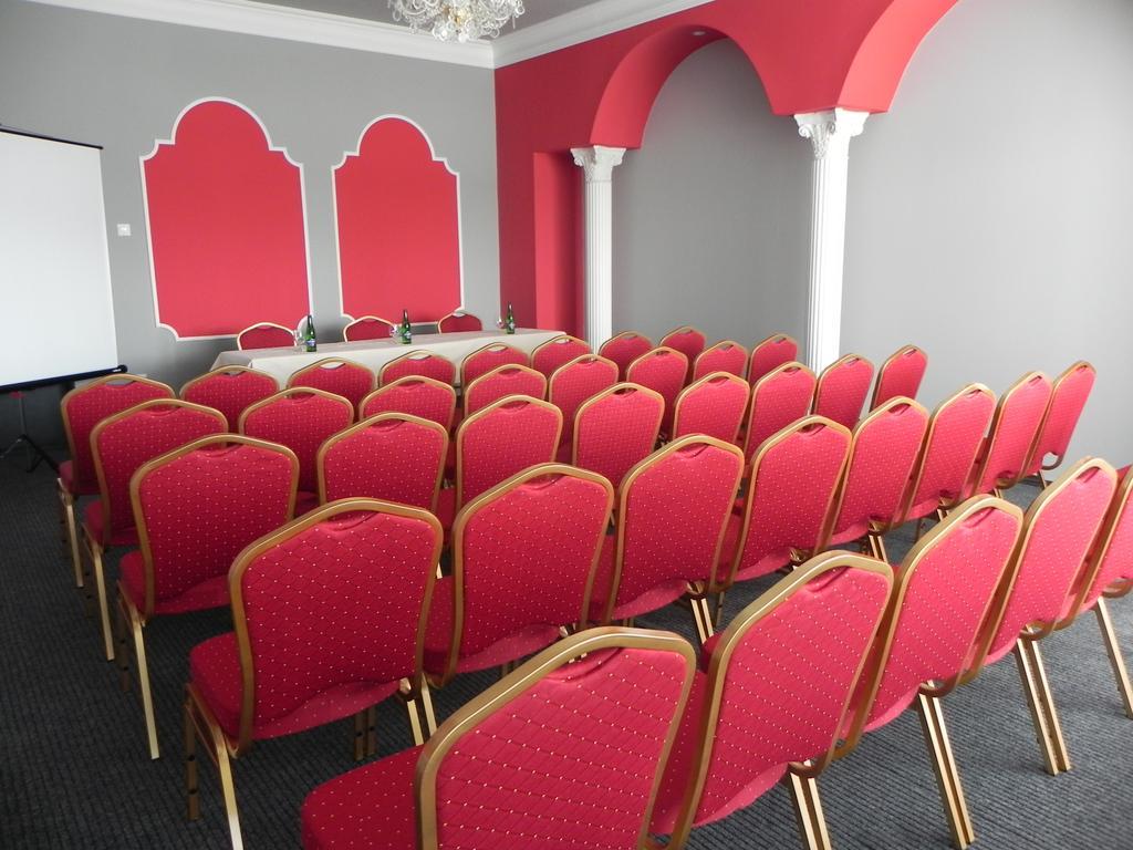 Garni Hotel Junior Bratislava Dış mekan fotoğraf