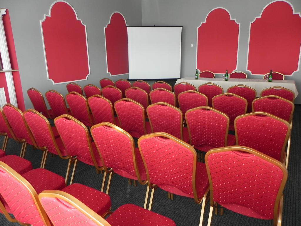 Garni Hotel Junior Bratislava Dış mekan fotoğraf